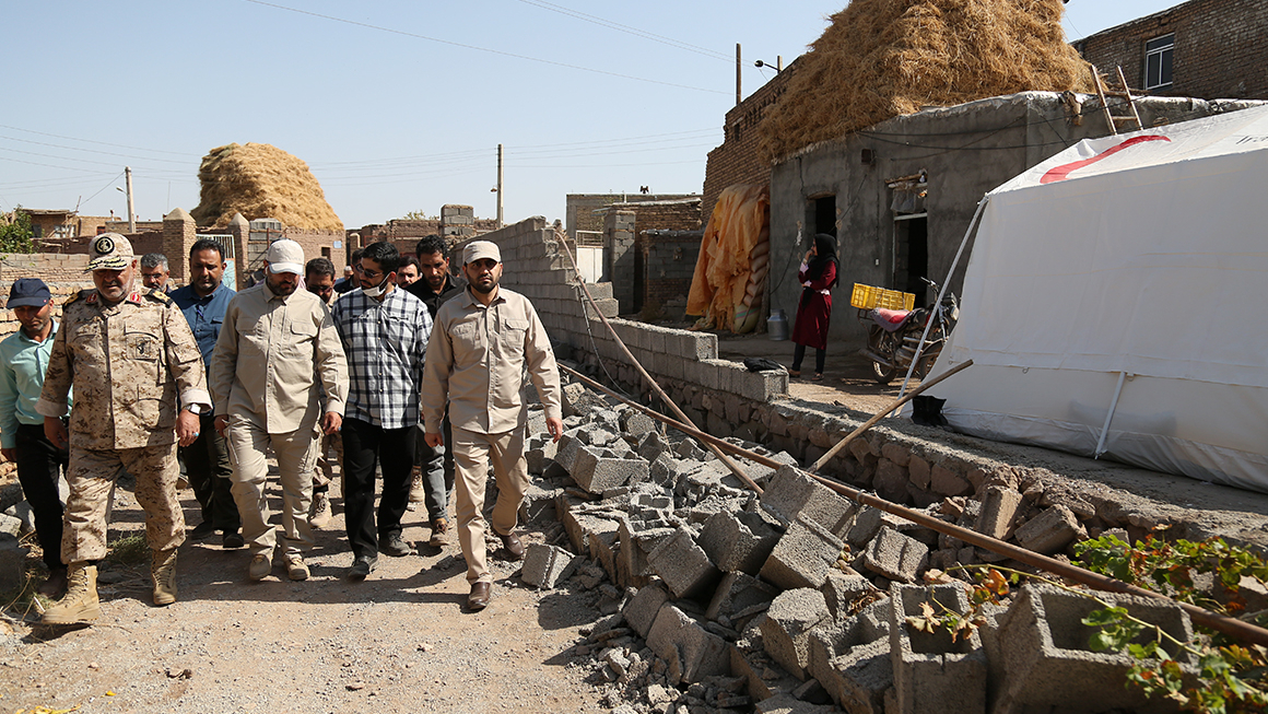 مدیرعامل بنیاد برکت در بازدید از مناطق زلزله‌زده خوی خبر داد: بیمه حوادث تمامی خانه‌های ‌روستایی آذربایجان غربی