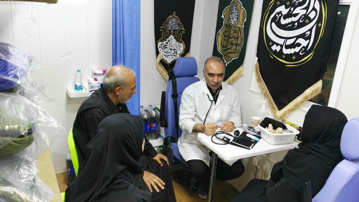 تقریر مصور عن الخدمات التي تقدمها لجنة تنفیذ أمر سماحة الامام (ره)  في مراسم الاربعین (الحلقة الاولی: الخدمات العلاجیة و الصحیة).