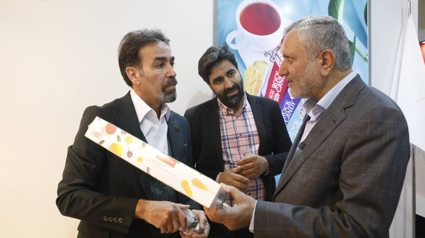 گزارش تصویری | بازدید آقای مرتضوی رئیس هیأت مدیره بنیاد برکت از غرفه برکت در نمایشگاه اکسپو